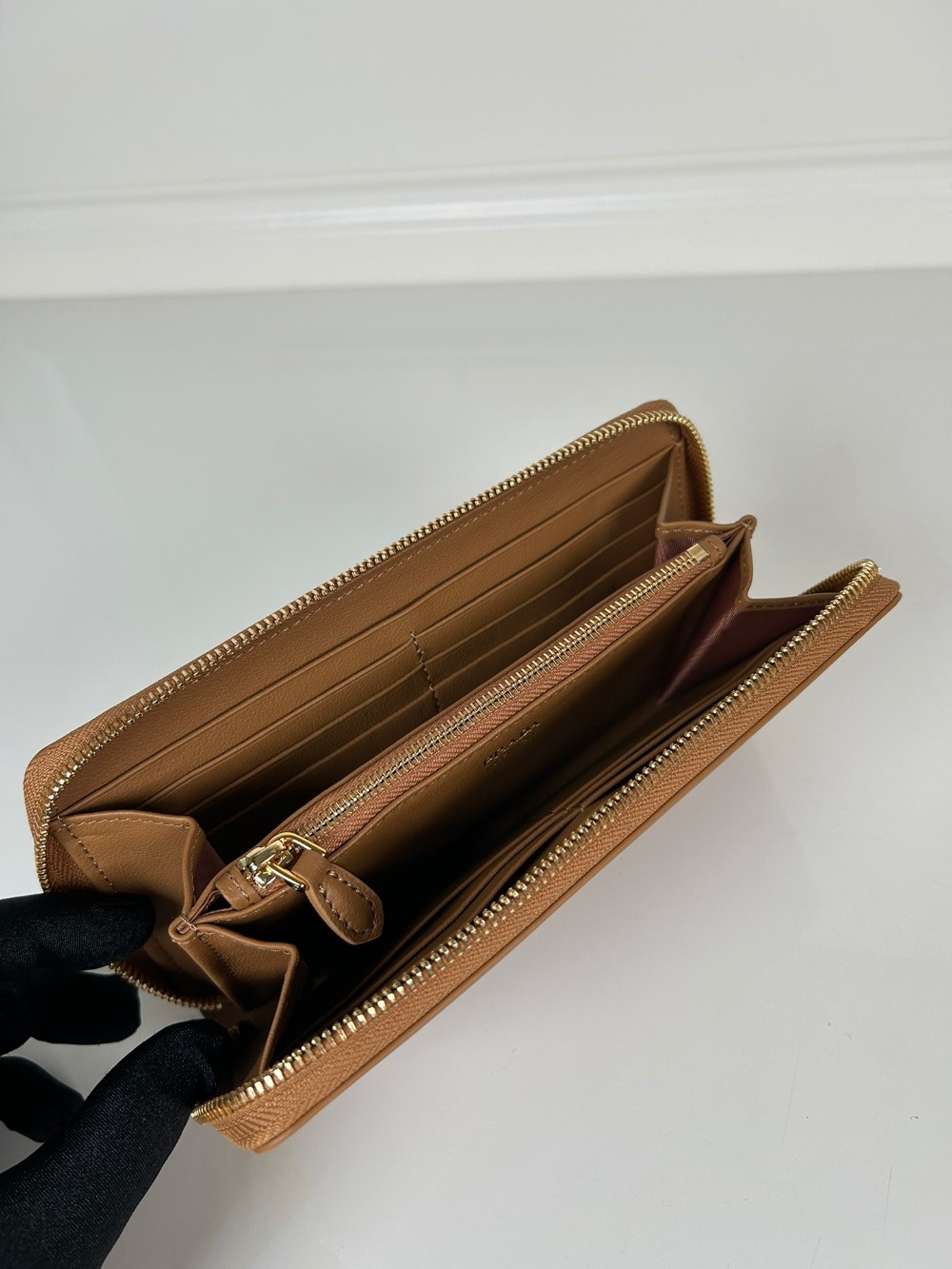 프라* 지퍼 장지갑 1ML506