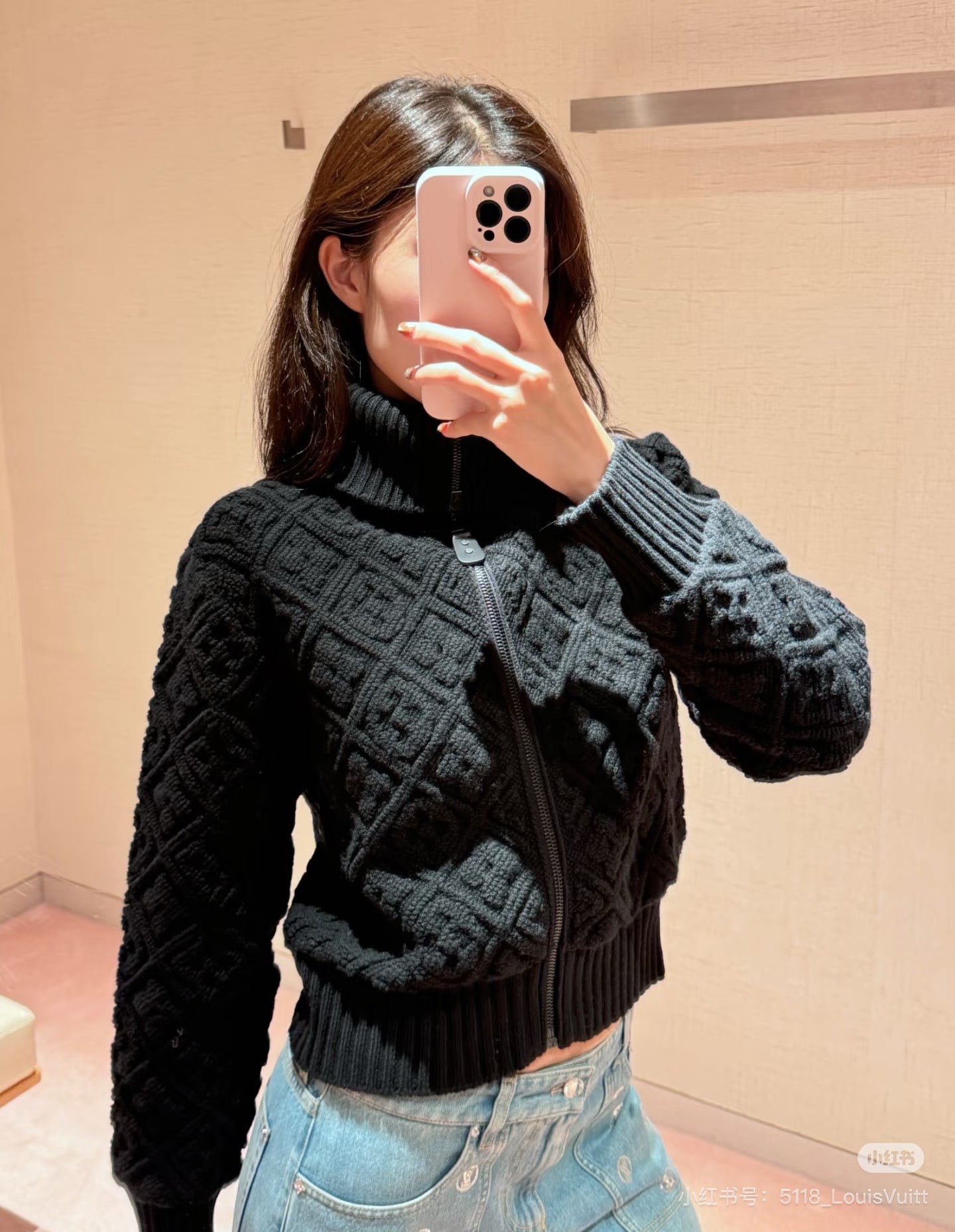 루*비통 엠보스퀘어 니트 코트