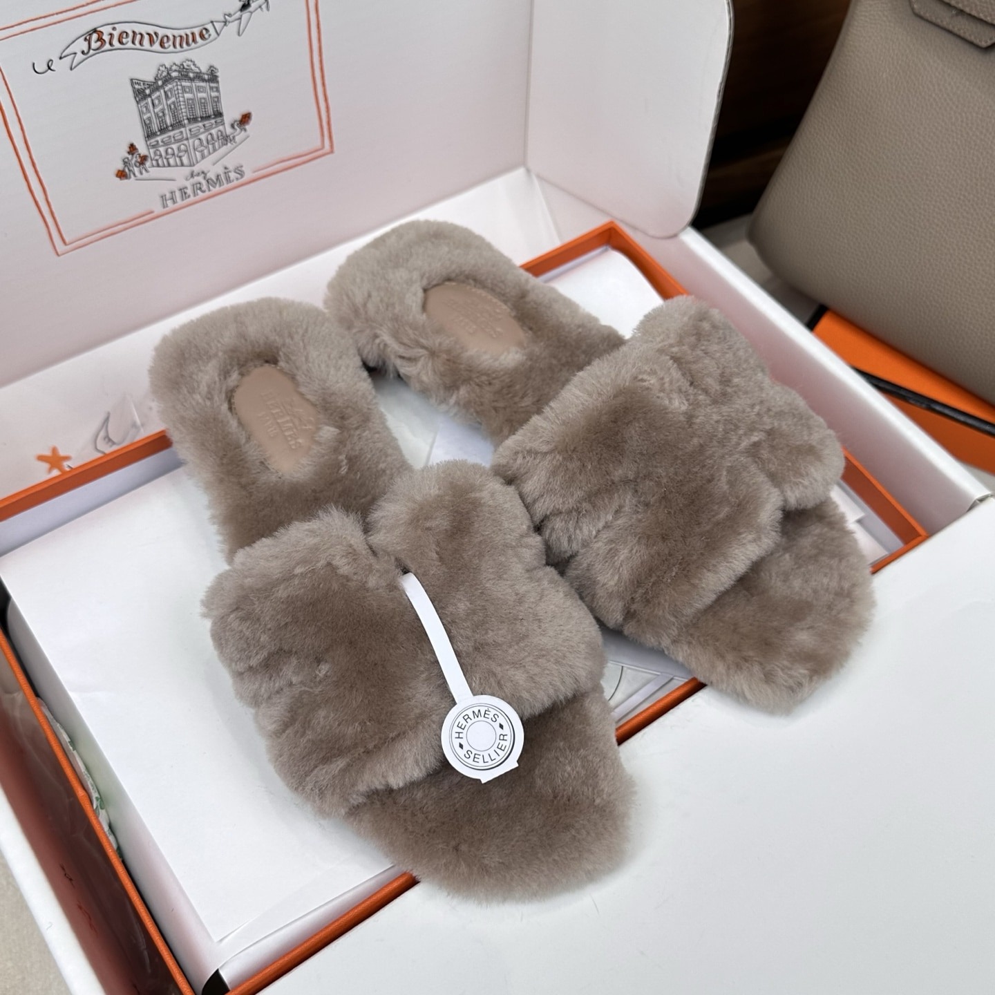 에*메스 오란 울 샌들