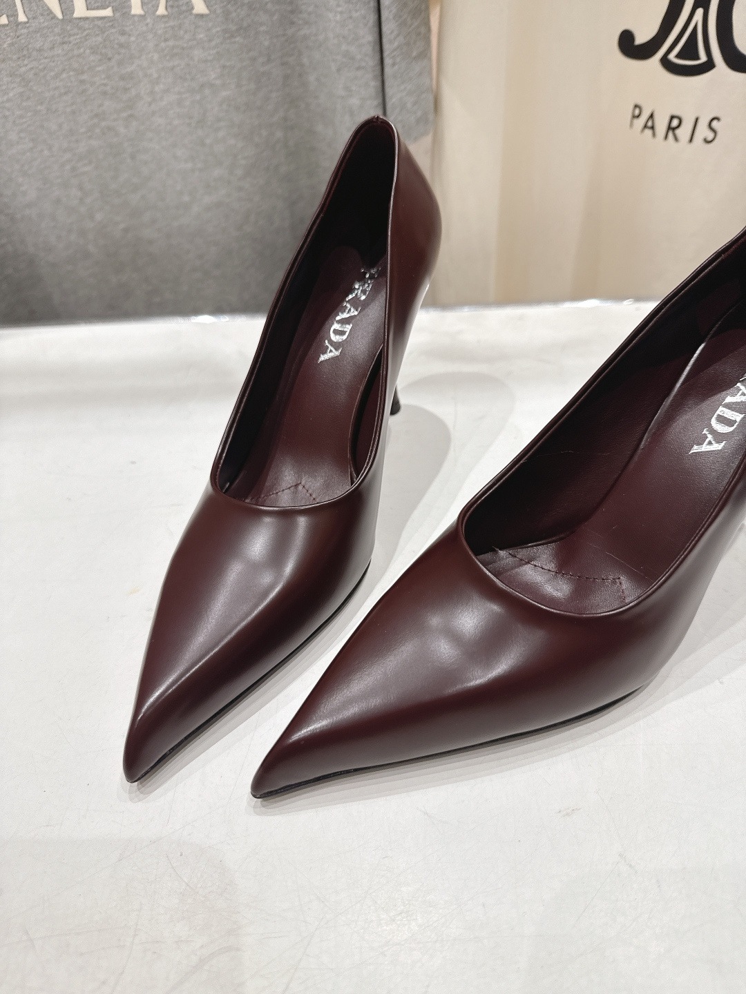 프*다 26ss 신상 스틸레토 힐