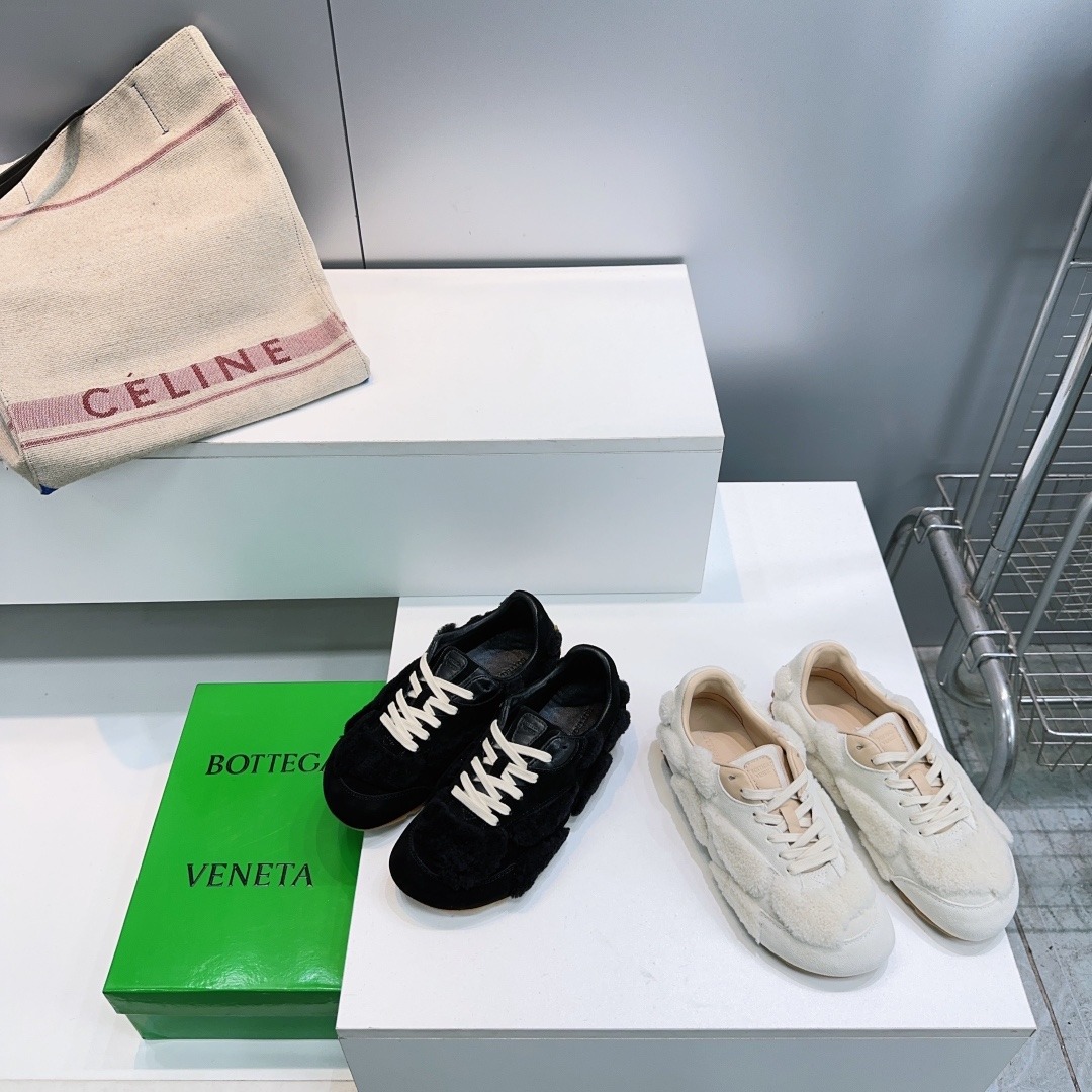 보*가베네타 26 신상 스웨이드 스니커즈