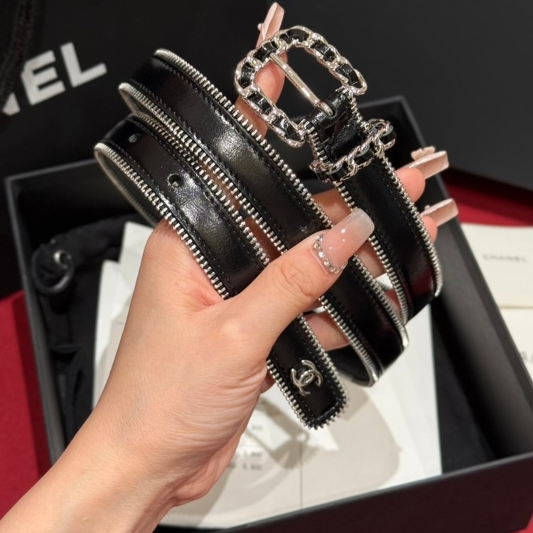 샤넬 2025 체인 & 지퍼라인 레더 벨트