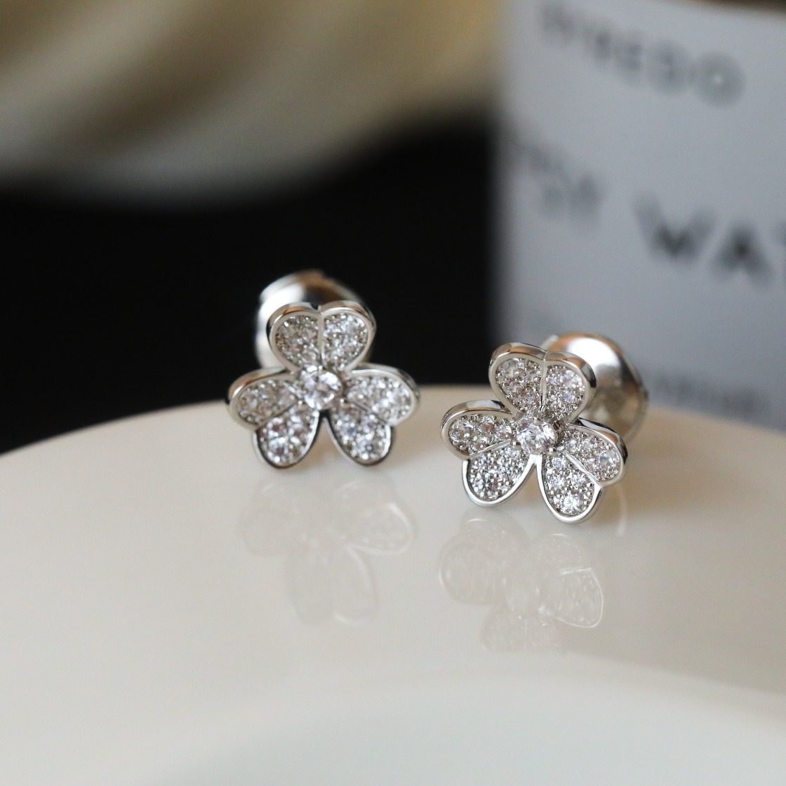 반*리프 프리볼 이어링