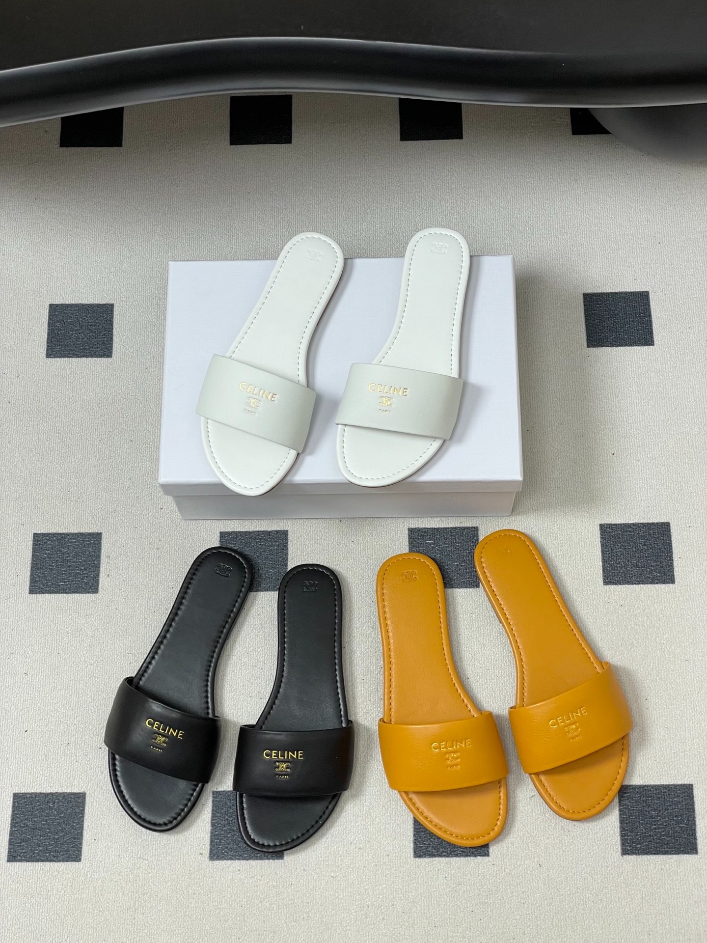 셀*느 신상 클래식 플랫 슬리퍼