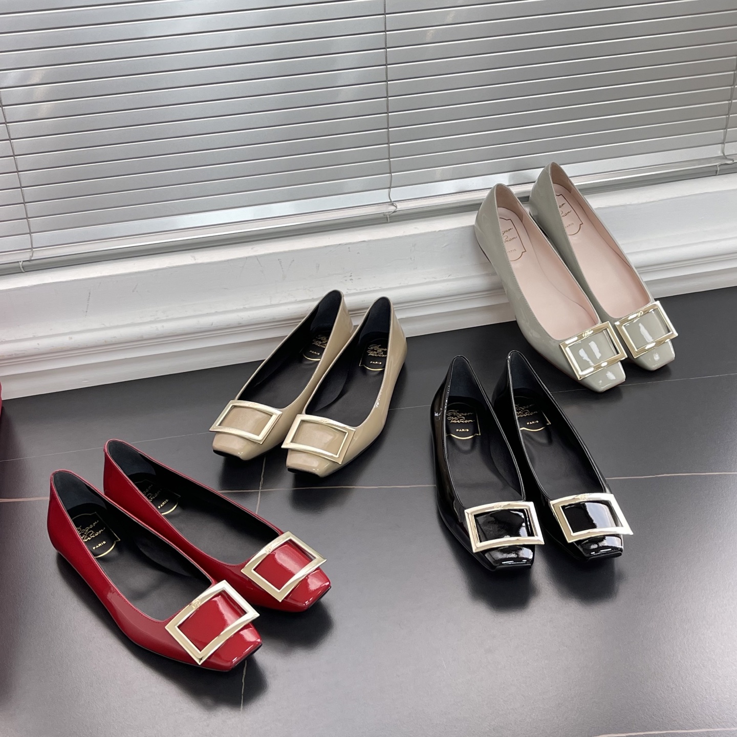 로저비비에 플랫 슈즈