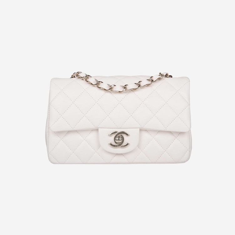 샤넬 뉴미니 플랩백 화이트 실버 